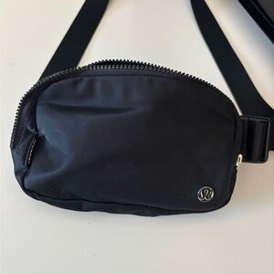 lululemon athletica black belt bag unisex